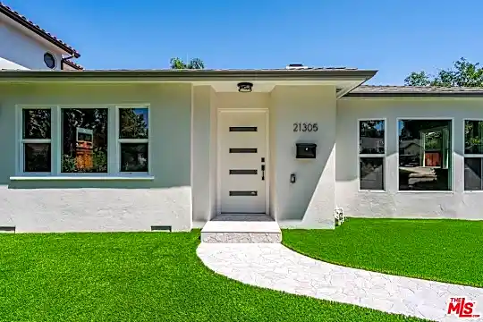 21305 Celes St Photo 2
