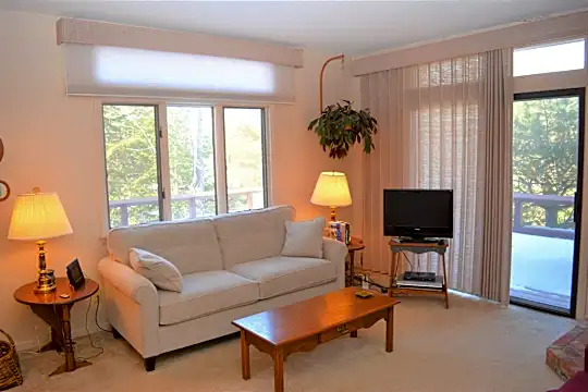 834 Cove Dr #C34 Photo 2