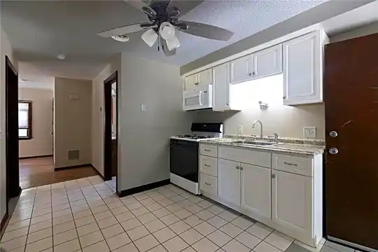 90 Tobey St #2 Photo 2