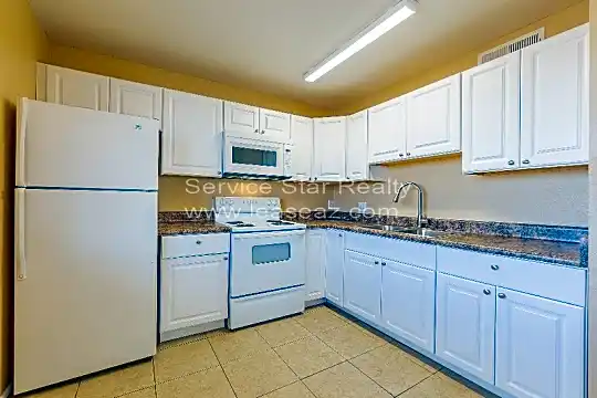 735 E Hazel Dr, Apt 4 Photo 1