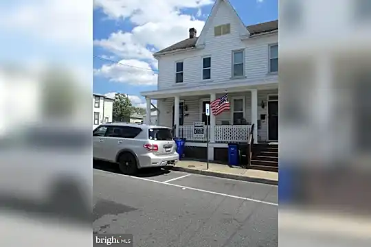 252 S Mulberry St Photo 1