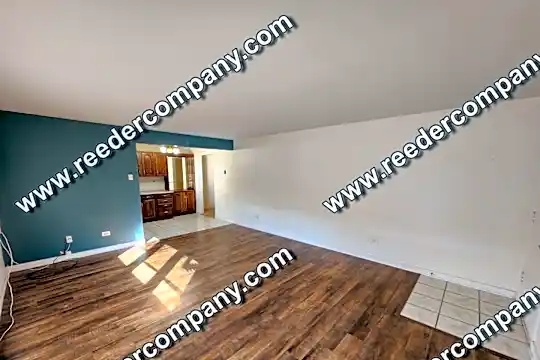 8831 Schneider Ave Photo 1