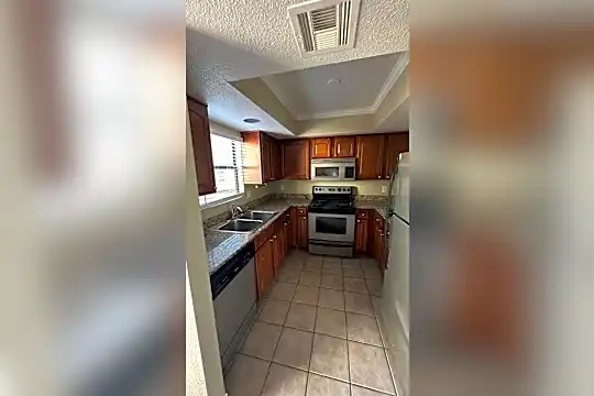 3420 W Danbury Dr Photo 2