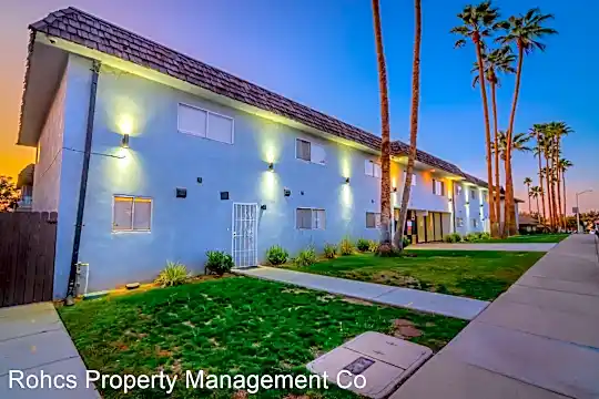 3600 Dana St Photo 2