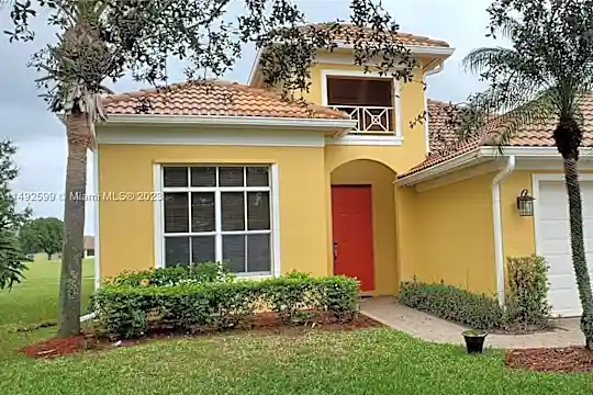 331 NW Somerset Cir #331 Photo 2