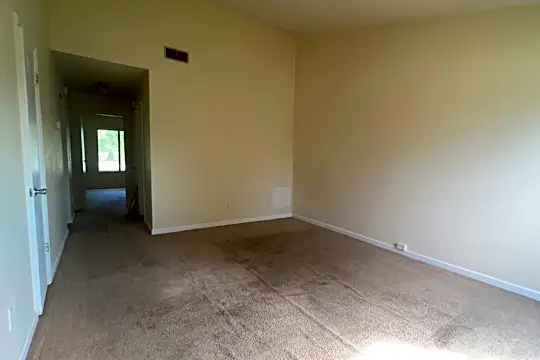 337 Beverly St Photo 2