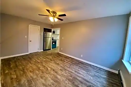 419 Plainfield Ave Photo 1
