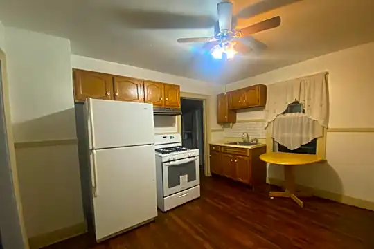 1632 York St Photo 2