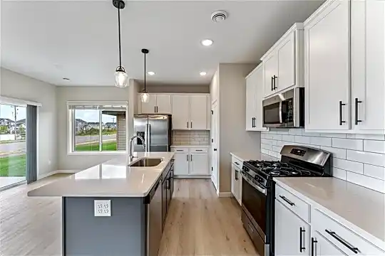 10129 Sunbird Cir Photo 2