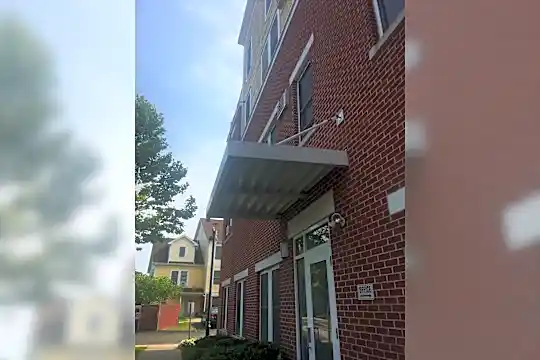 Dutch Point Apartments Photo 1