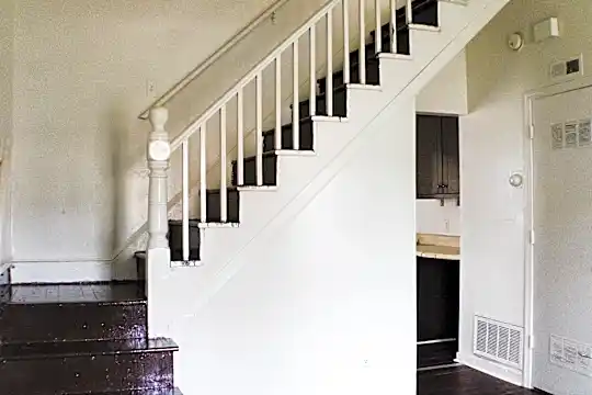 728 Mt Airy St Photo 2
