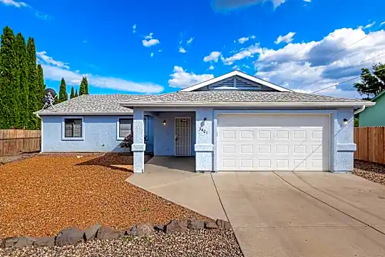 3401 N Catherine Dr Photo 1