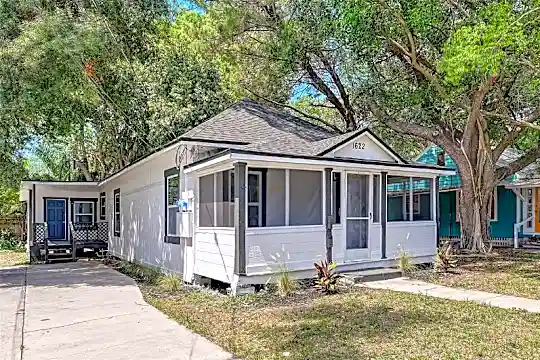 1622 Ballard Park Dr Photo 2