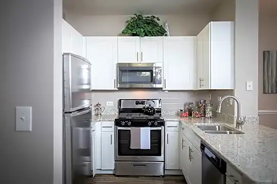 119 Woodlake Blvd #3712 Photo 2