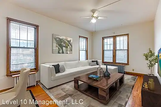2120 Garfield Ave Photo 2