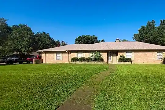 128 Royal Ln Photo 1