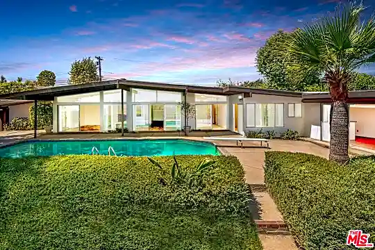 2408 Roscomare Rd Photo 1