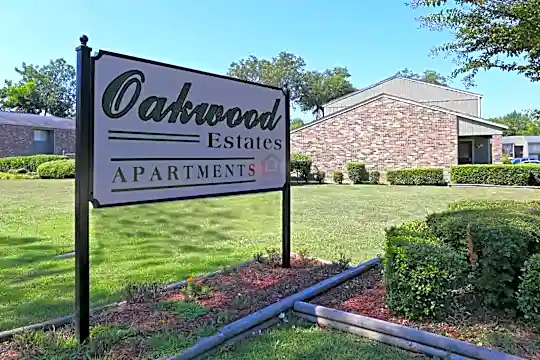 Oakwood Estates Photo 1