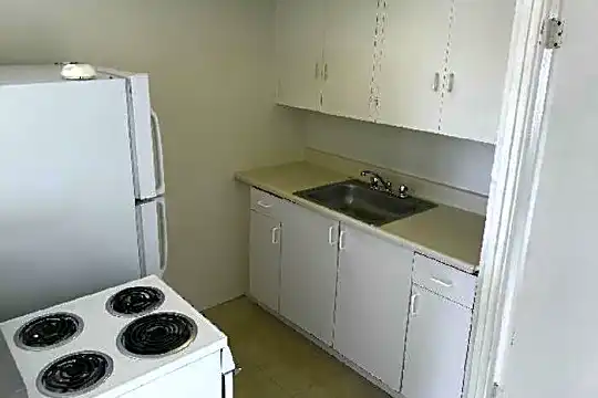 2512 Kapiolani Blvd Photo 2