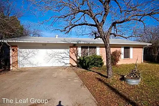 4308 Airport Blvd Photo 1