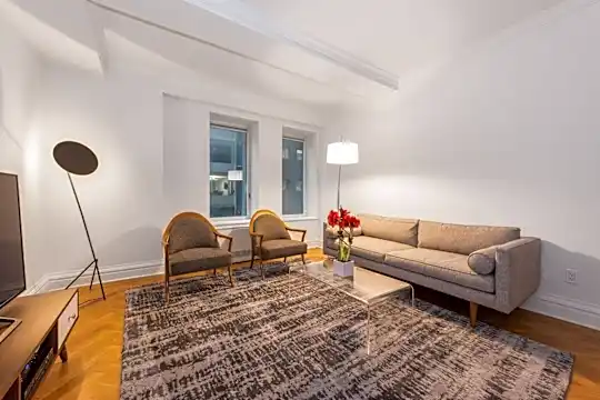 502 Park Ave #8F Photo 2