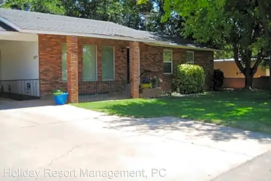 2477 Arrowhead Trail Photo 1