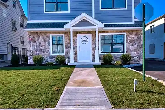 103 Johnson Ave #303 Photo 1