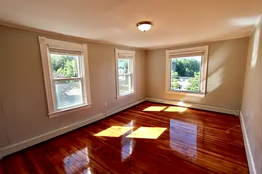 248 Cross St Photo 2