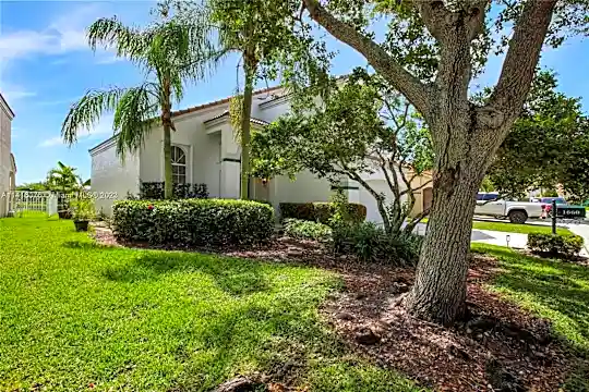 1660 Harbour Side Dr Photo 2