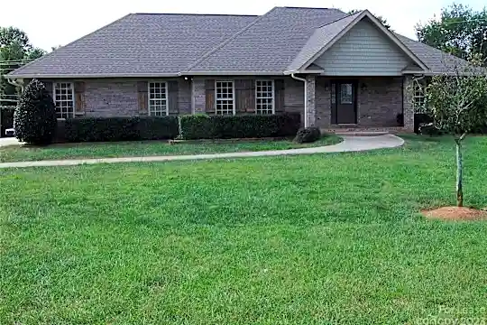 360 Forest Way Dr Photo 1