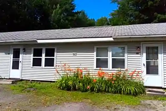 521 Hinckley Rd Photo 1