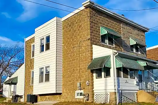 222 Worrilow St Photo 1