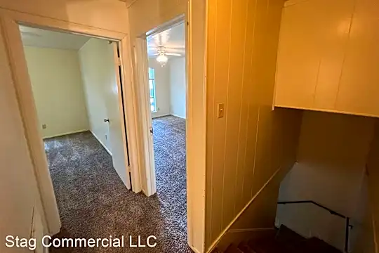 912 N Bell Ave Photo 2