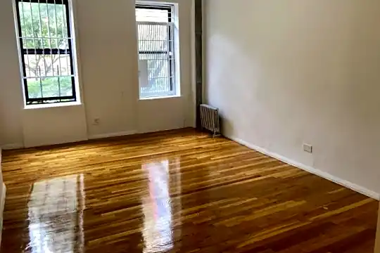 225 W 105th St Photo 1