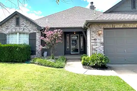 5228 Redbud Pl Photo 1