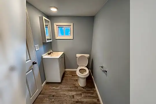 60 Warren Ave Photo 1