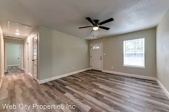 3452 Kellogg Ave Photo 2