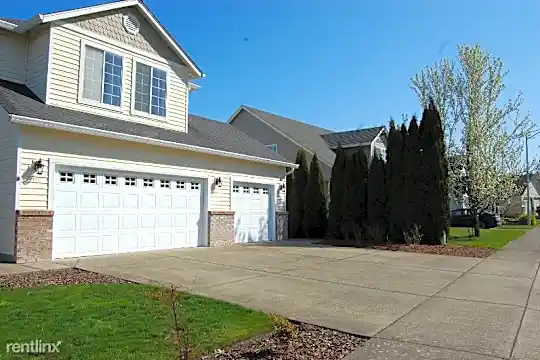3911 NW Knapp Ln Photo 2