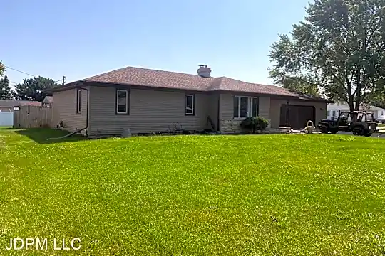 1066 Holly Ct Photo 2