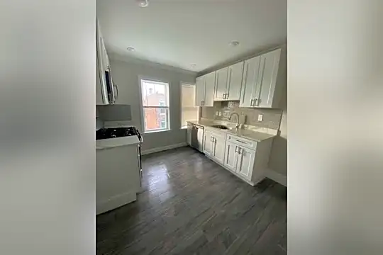 261 Cambridge St Photo 1