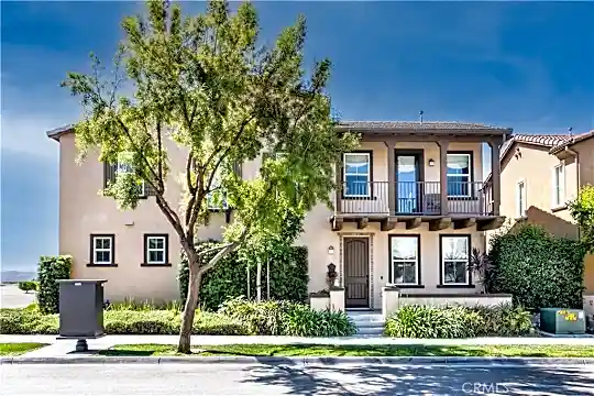 3174 E Piru Ln Photo 1