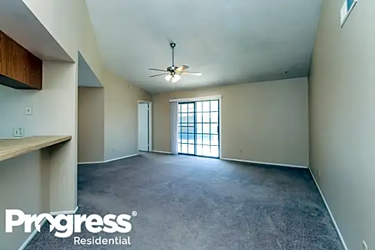 5043 E Shasta St Photo 2