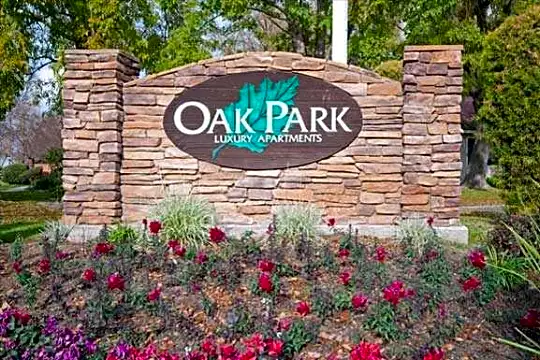 Oak Park Apartments Photo 1