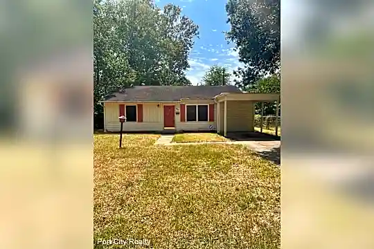 2747 Rosemont St Photo 1