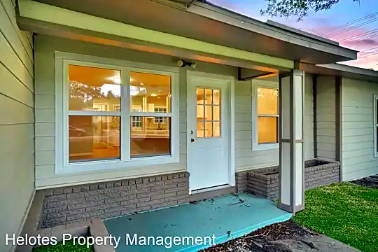 650 Burwood Ln Photo 2