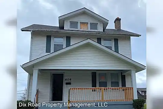 604 Cambridge Ave Photo 1