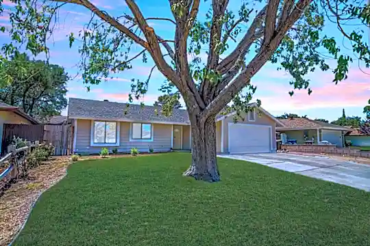 2116 Dallin St Photo 1
