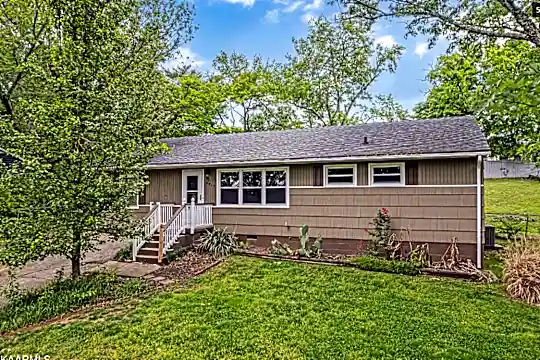 4917 Azalea Dr Photo 2