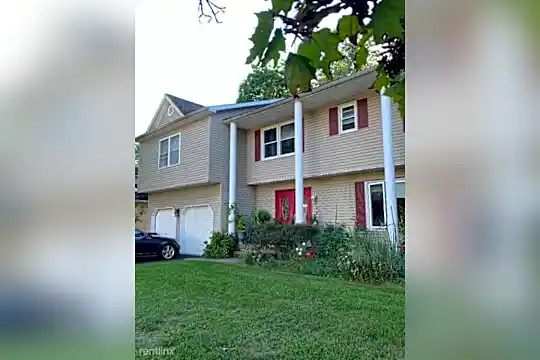 10 Sinclair Rd Photo 2