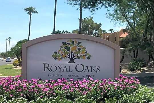Royal Oaks Lifecare Center Photo 2